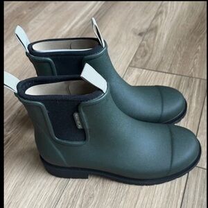 NWOB Merry People Bobbi Rain Boots EU 40 (US 9) Forest Green